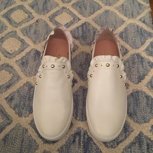NIB Kate Spade Loralia Sneaker - 9 with Gold studs
